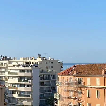 Luxury Studio Apartment