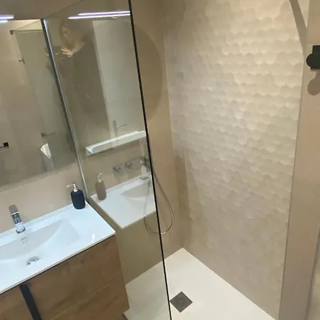 Luxury Studio Apartment *